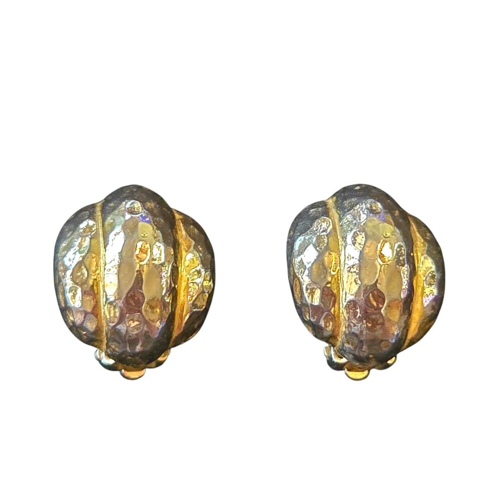 Gay Boyer Signed VTG 1980s Hammered Domed Gold Tone Clip On Earrings 0.75"X0.75"